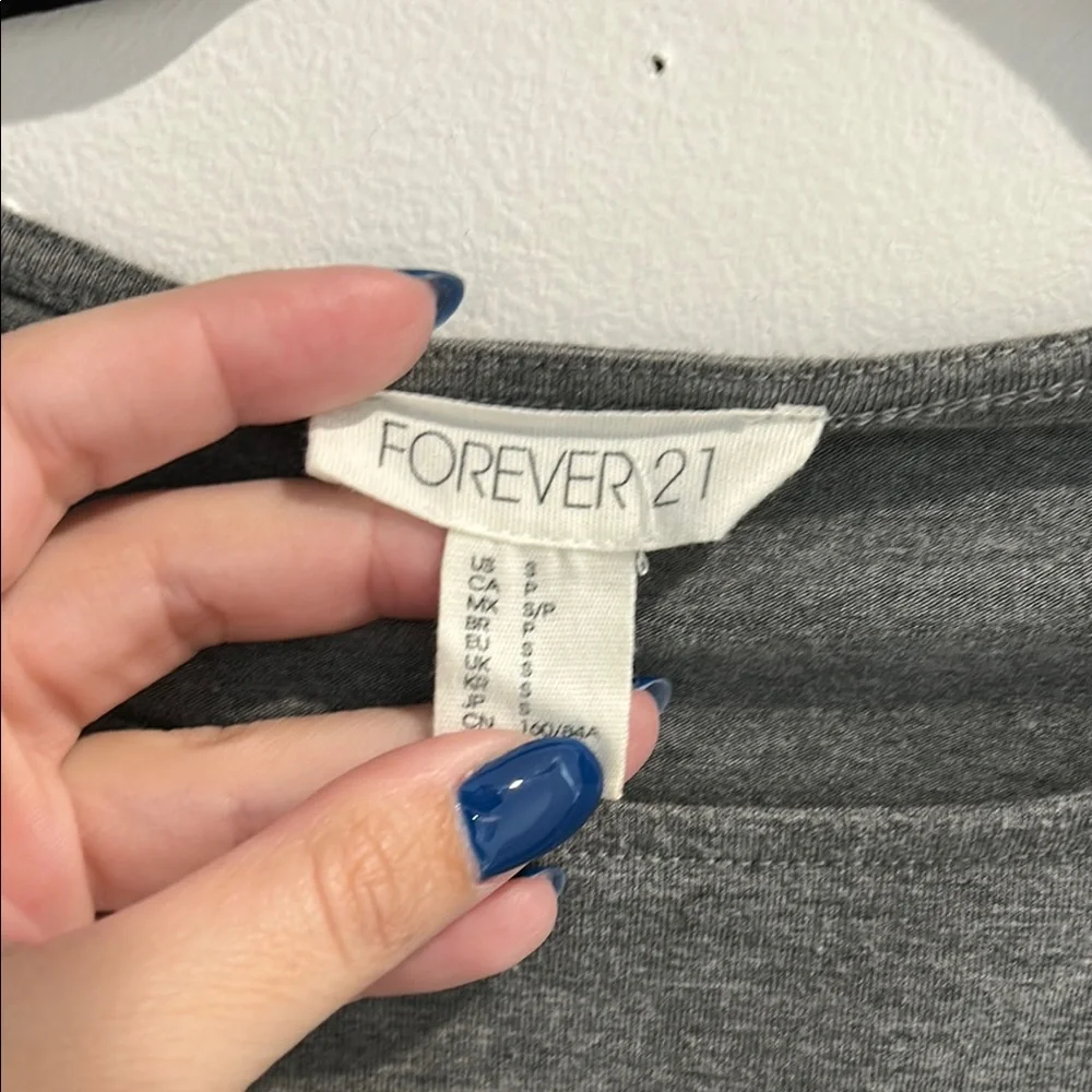 Forever 21 Gray Long Sleeve Fitted Crop - Picture 2 of 2